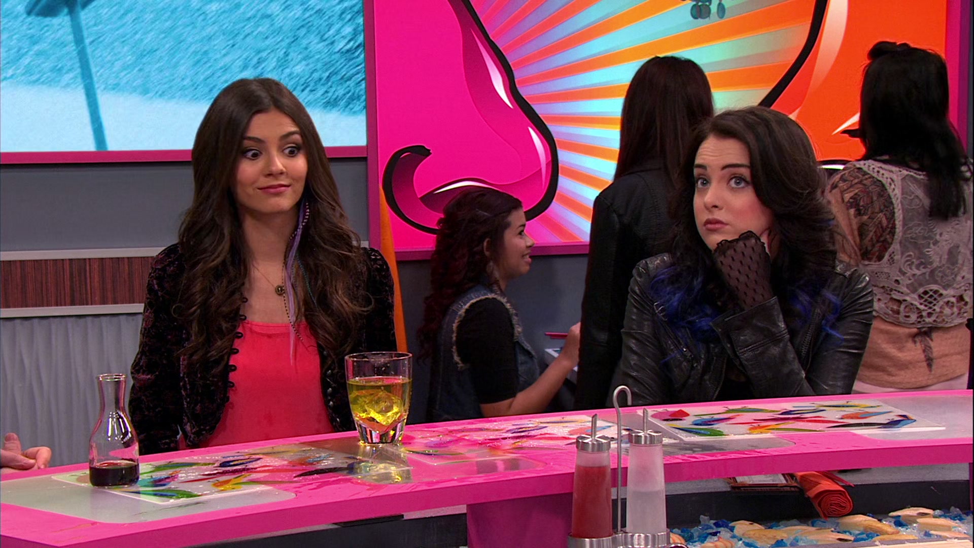 Victorious_S03E06_ToriJadesPlaydate_VJBR_1854.jpg