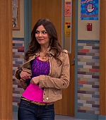 Victorious_S03E07_AprilFoolsBlank_VJBR_1942.jpg