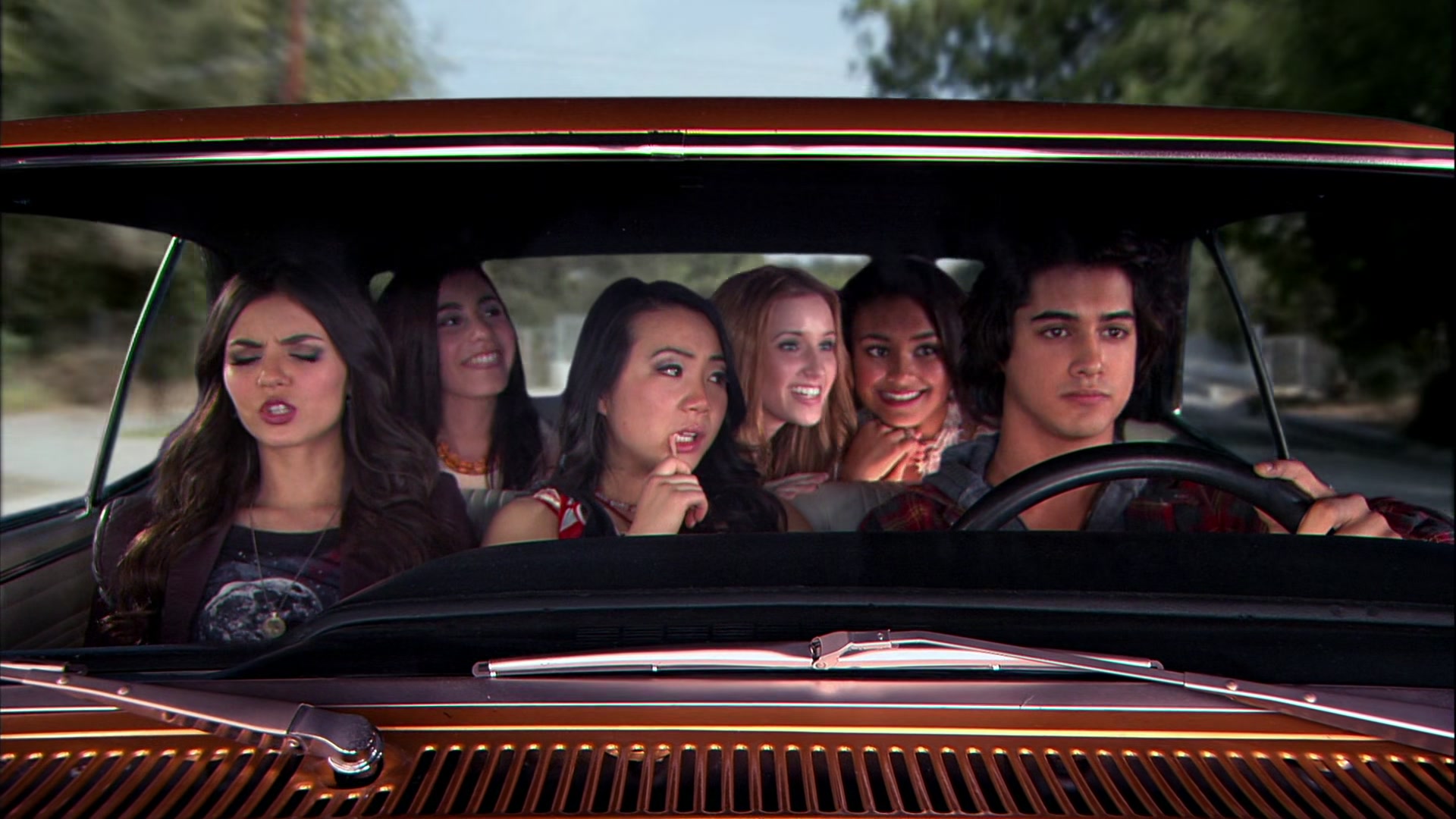 Victorious_S03E08_DrivingToriCrazy_VJBR_1116.jpg