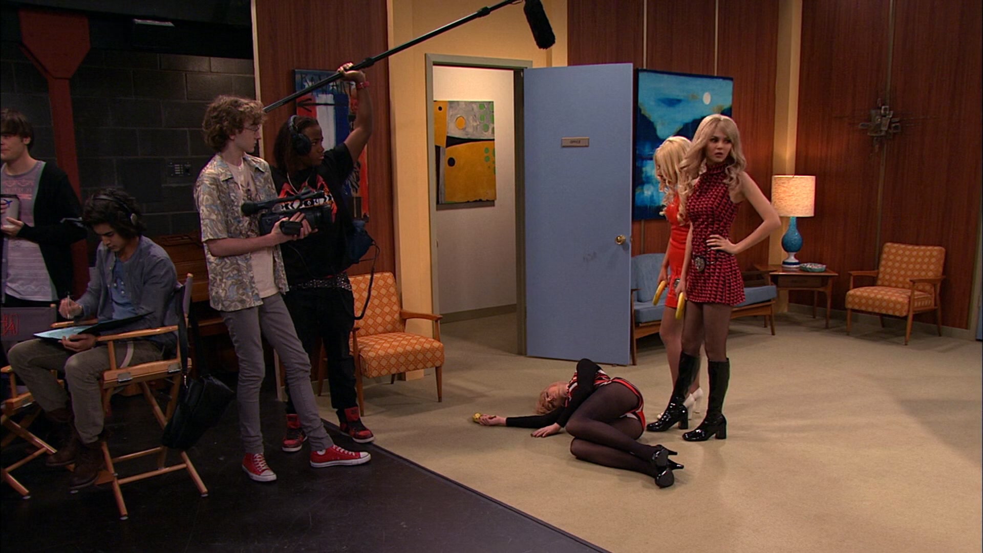 Victorious_S03E13_TheBlondeSquad_VJBR_0135.jpg