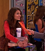 Victorious_S01E02_TheBirdScene_VJBR_0135.jpg