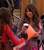 Victorious_S01E02_TheBirdScene_VJBR_0156.jpg