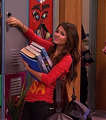 Victorious_S01E02_TheBirdScene_VJBR_0214.jpg