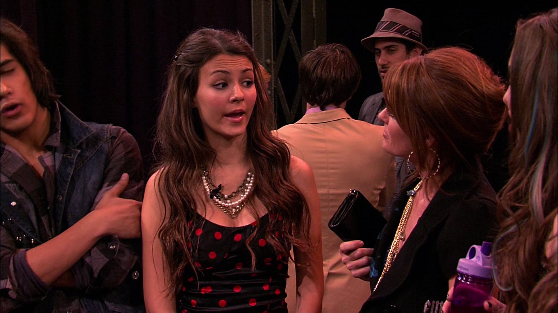 Victorious_S01E06_ToriTheZombie_VJBR_3266.jpg