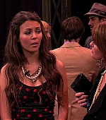 Victorious_S01E06_ToriTheZombie_VJBR_3264.jpg