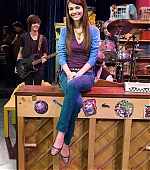 Victorious_1x01_MakeItShineRehearsals_VJBR_281229.jpg