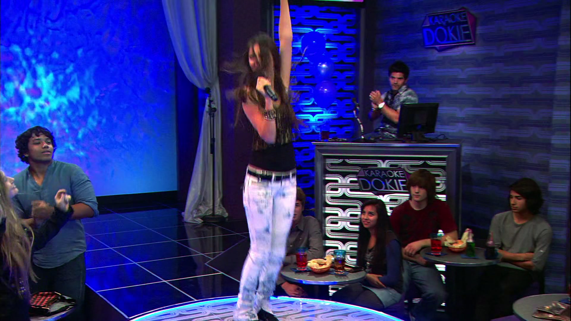 Victorious_S01E13_E14_FreakTheFreakOut_VJBR_5805.jpg