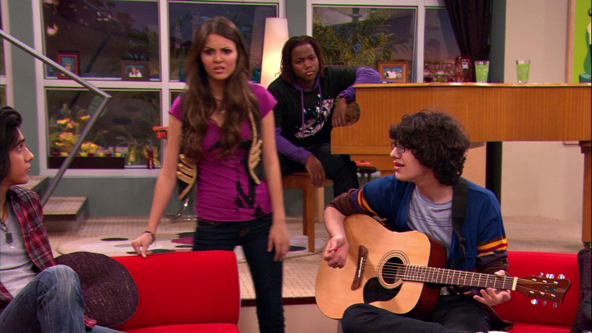 Victorious_S01E16_TheDiddlyBops_VJBR_0736.jpg