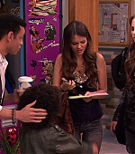 Victorious_S01E16_TheDiddlyBops_VJBR_1699.jpg