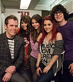 Victorious_1x09_BTS_VJBR_28229.jpg