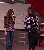 Victorious_S01E20_SleepoverAtSikowitzs_VJBR_0031.jpg