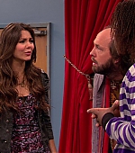 Victorious_S01E20_SleepoverAtSikowitzs_VJBR_0081.jpg