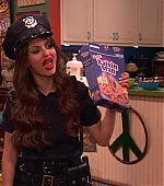 Victorious_S01E20_SleepoverAtSikowitzs_VJBR_1707.jpg