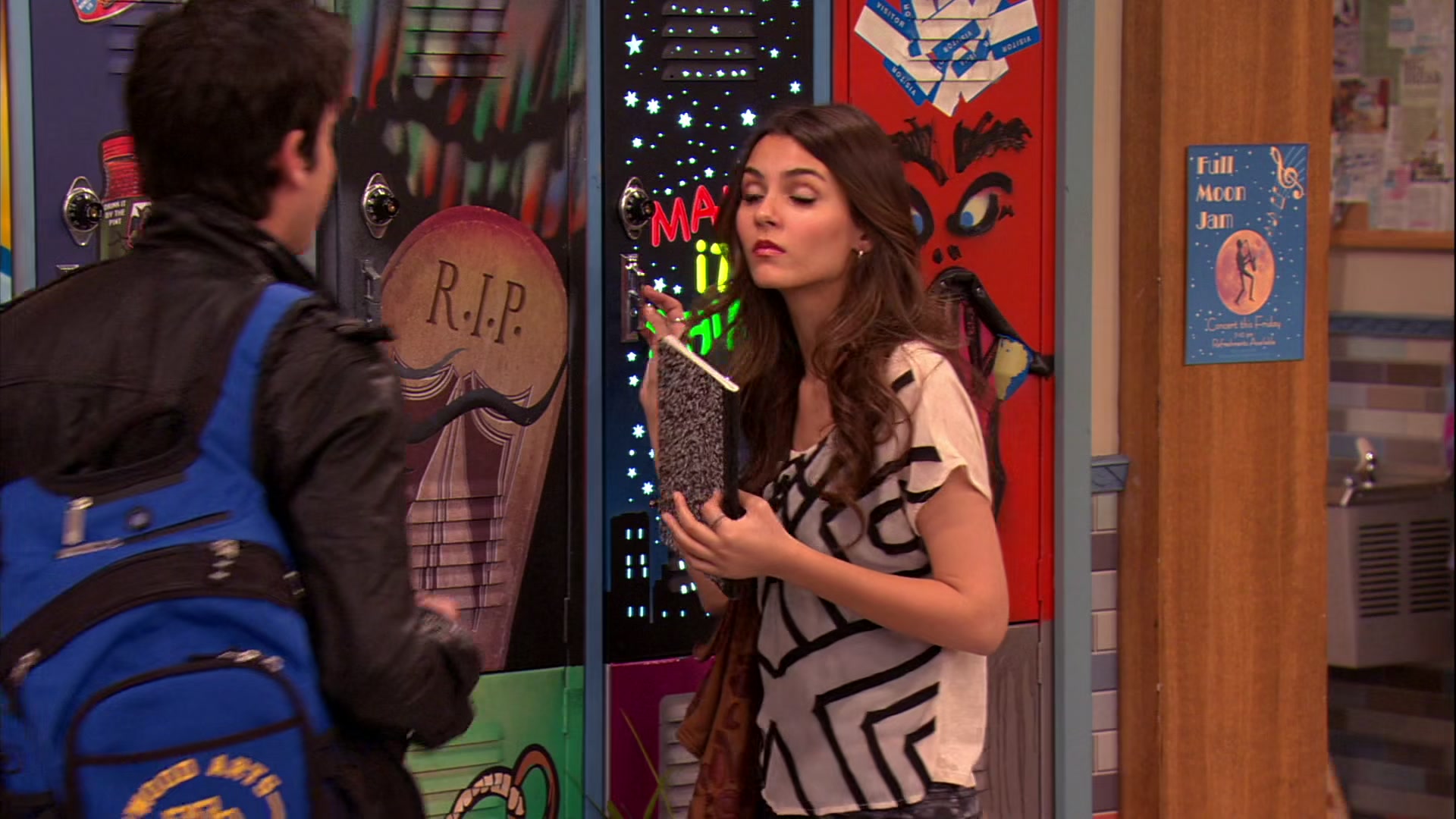 Victorious_S02E01_BegginOnYourKnees_VJBR_0436.jpg