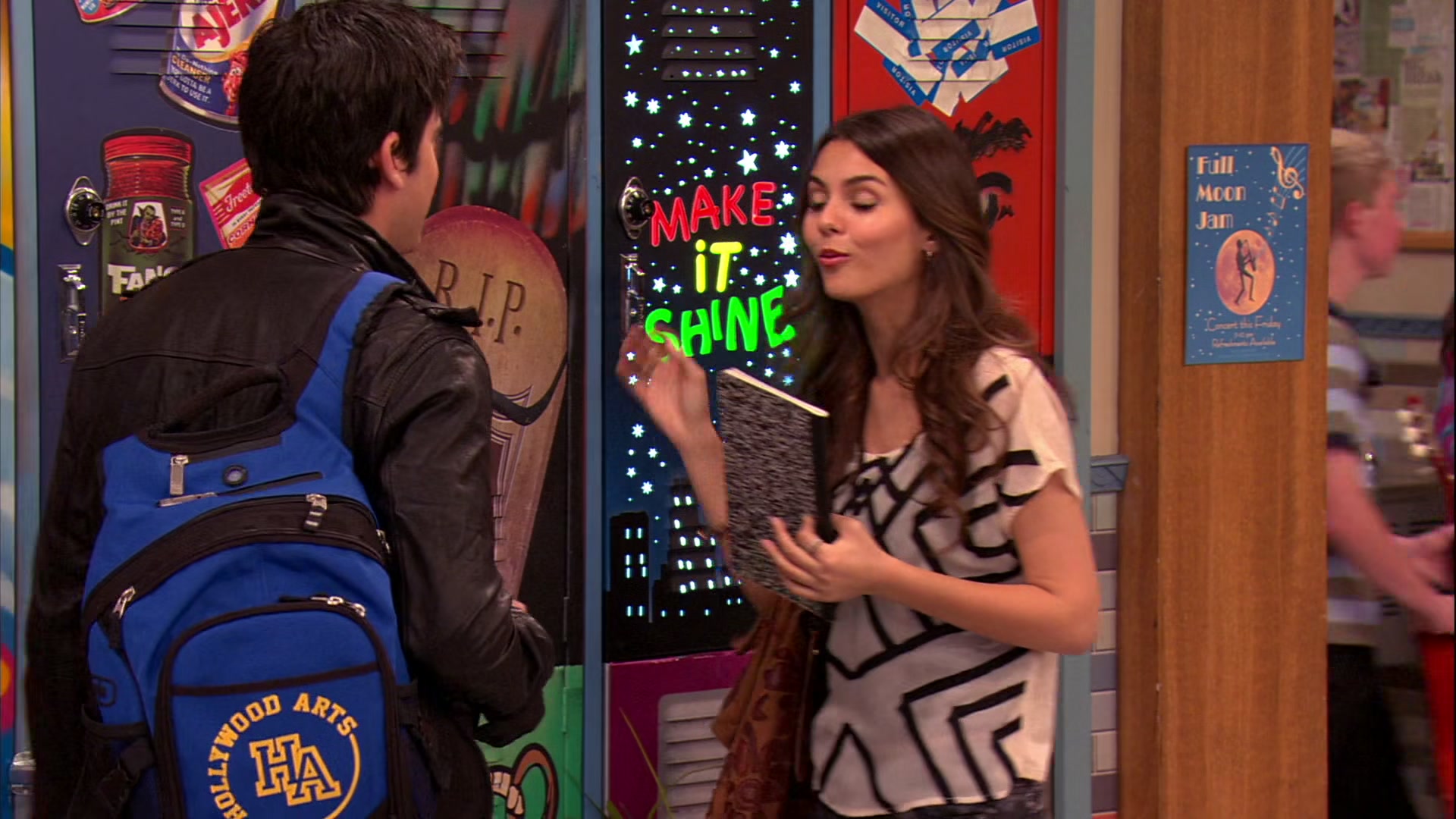 Victorious_S02E01_BegginOnYourKnees_VJBR_0437.jpg