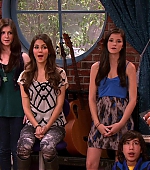 Victorious_S02E01_BegginOnYourKnees_VJBR_0017.jpg