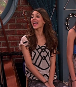 Victorious_S02E01_BegginOnYourKnees_VJBR_0106.jpg