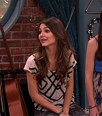 Victorious_S02E01_BegginOnYourKnees_VJBR_0108.jpg