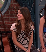 Victorious_S02E01_BegginOnYourKnees_VJBR_0110.jpg