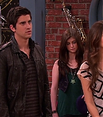 Victorious_S02E01_BegginOnYourKnees_VJBR_0143.jpg