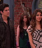 Victorious_S02E01_BegginOnYourKnees_VJBR_0154.jpg