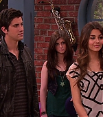 Victorious_S02E01_BegginOnYourKnees_VJBR_0155.jpg