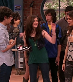 Victorious_S02E01_BegginOnYourKnees_VJBR_0196.jpg