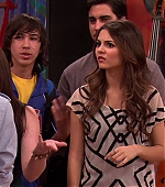 Victorious_S02E01_BegginOnYourKnees_VJBR_0203.jpg