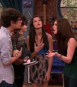 Victorious_S02E01_BegginOnYourKnees_VJBR_0205.jpg