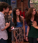 Victorious_S02E01_BegginOnYourKnees_VJBR_0208.jpg