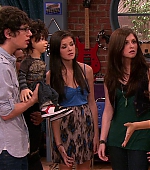 Victorious_S02E01_BegginOnYourKnees_VJBR_0209.jpg