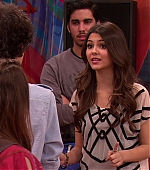 Victorious_S02E01_BegginOnYourKnees_VJBR_0215.jpg