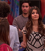 Victorious_S02E01_BegginOnYourKnees_VJBR_0219.jpg