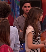 Victorious_S02E01_BegginOnYourKnees_VJBR_0220.jpg