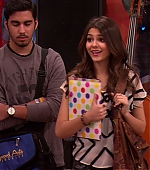 Victorious_S02E01_BegginOnYourKnees_VJBR_0235.jpg