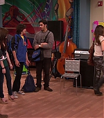 Victorious_S02E01_BegginOnYourKnees_VJBR_0239.jpg