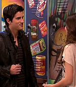 Victorious_S02E01_BegginOnYourKnees_VJBR_0440.jpg