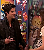 Victorious_S02E01_BegginOnYourKnees_VJBR_0442.jpg