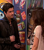 Victorious_S02E01_BegginOnYourKnees_VJBR_0453.jpg