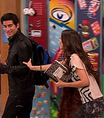 Victorious_S02E01_BegginOnYourKnees_VJBR_0491.jpg