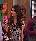 Victorious_S02E01_BegginOnYourKnees_VJBR_0931.jpg