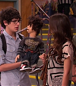 Victorious_S02E01_BegginOnYourKnees_VJBR_0937.jpg