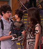 Victorious_S02E01_BegginOnYourKnees_VJBR_0941.jpg