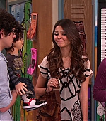 Victorious_S02E01_BegginOnYourKnees_VJBR_0948.jpg