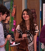 Victorious_S02E01_BegginOnYourKnees_VJBR_0949.jpg