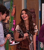 Victorious_S02E01_BegginOnYourKnees_VJBR_0950.jpg