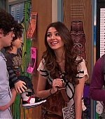 Victorious_S02E01_BegginOnYourKnees_VJBR_0951.jpg