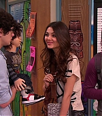 Victorious_S02E01_BegginOnYourKnees_VJBR_0952.jpg