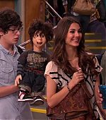 Victorious_S02E01_BegginOnYourKnees_VJBR_0958.jpg