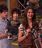 Victorious_S02E01_BegginOnYourKnees_VJBR_0959.jpg